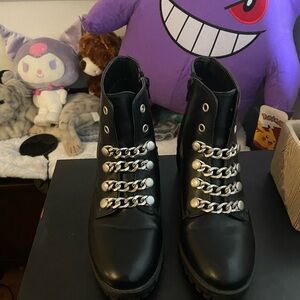 Boots with chain laces⛓️🖤